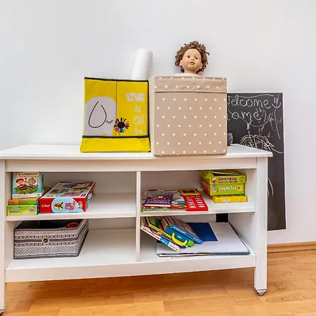 House Charming With Private Pool 펜션