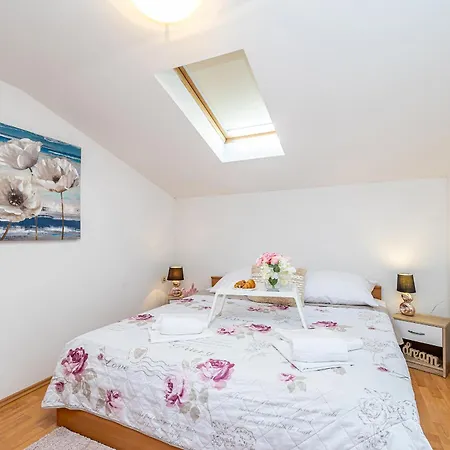 펜션 House Charming With Private Pool Kras