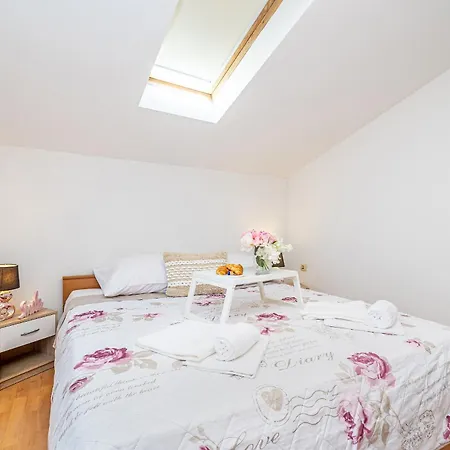 House Charming With Private Pool