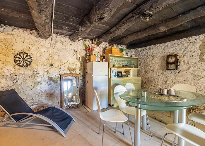 House Charming With Private Pool