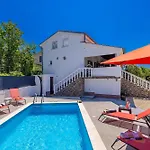 House Charming With Private Pool Case de vacanță Kras