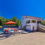 House Charming With Private Pool