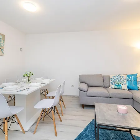 House Charming With Private Pool Holiday home Kras