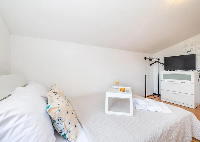 House Charming With Private Pool