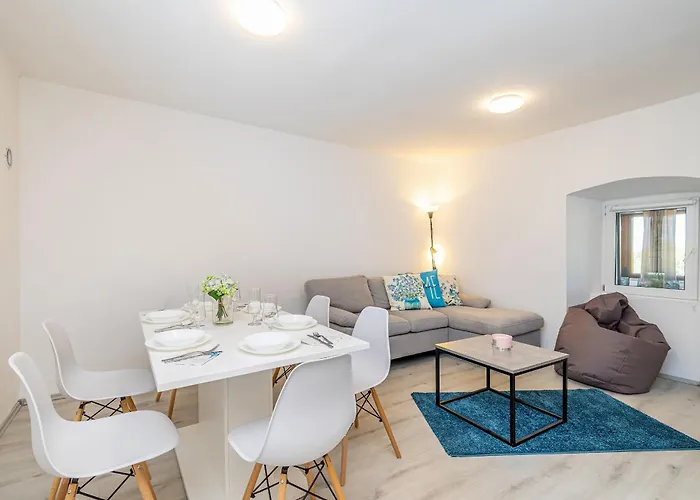 House Charming With Private Pool Feriehus *